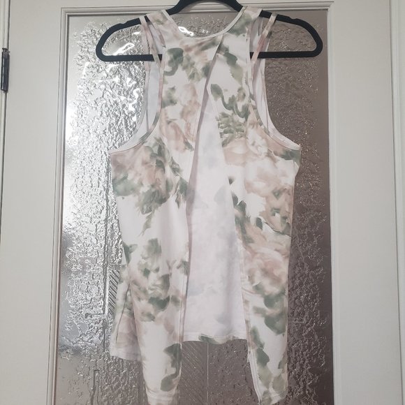 Hyba Floral Open-Backed tank - Picture 2 of 5